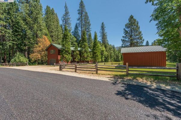 Backyard, Detached Garage, Exterior