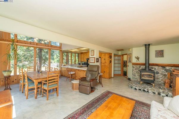 Dining room, Fireplace, Interior