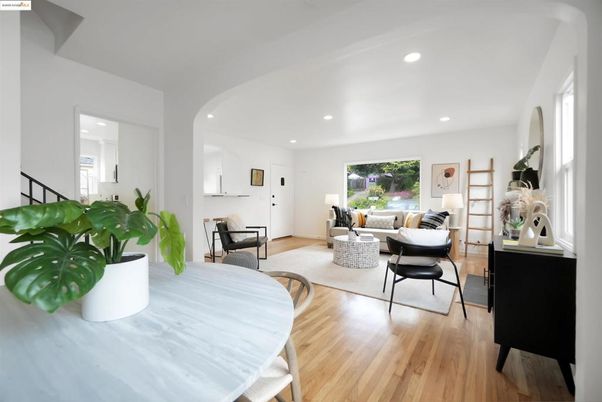 Dining room, Interior, Living room, Recessed Lighting, Wood Texture Flooring
