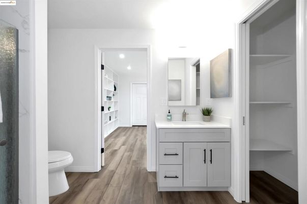 Bathroom, Interior, Recessed Lighting, Walk-in Closets, Wood Texture Flooring