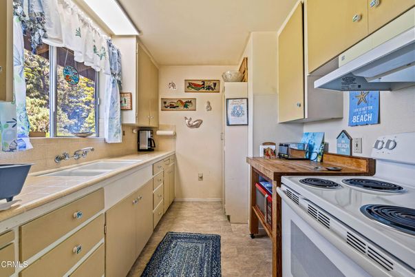 Interior, Kitchen, Tile Countertops