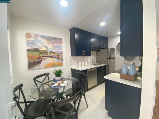 Dining room, Interior, Kitchen, Recessed Lighting