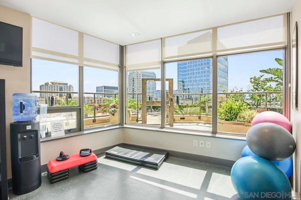 Fitness Equipment, Interior, Recessed Lighting, Water