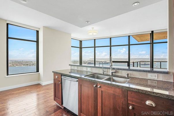 Interior, Kitchen, Recessed Lighting, Water, Wood Texture Flooring