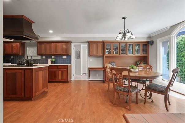 Chandelier, Dining room, Interior, Kitchen, Recessed Lighting, Wood Texture Flooring