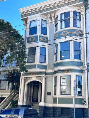 Exterior, Facade, Brownstone