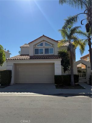 Attached, Exterior, Facade, Mediterranean
