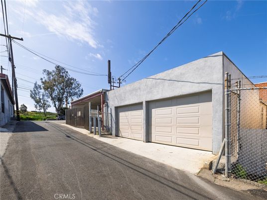 Detached Garage, Exterior