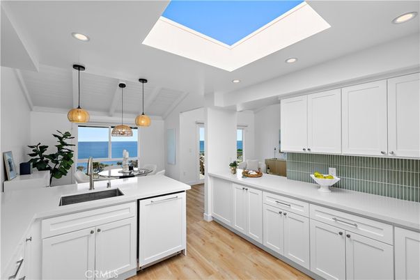 Interior, Kitchen, Pendant Lights, Recessed Lighting, Water, Wood Texture Flooring