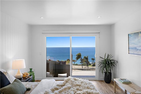 Interior, Recessed Lighting, Water, Wood Texture Flooring