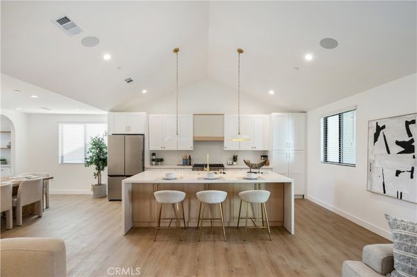 Dining room, Interior, Kitchen, Pendant Lights, Recessed Lighting, Wood Texture Flooring