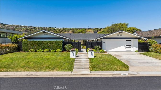 Attached, Exterior, Facade, Ranch