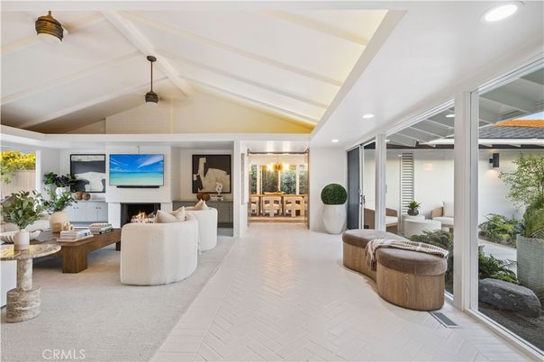 Fireplace, Interior, Living room, Recessed Lighting