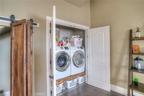 Interior, Utility Closets, Washer, Wood Texture Flooring