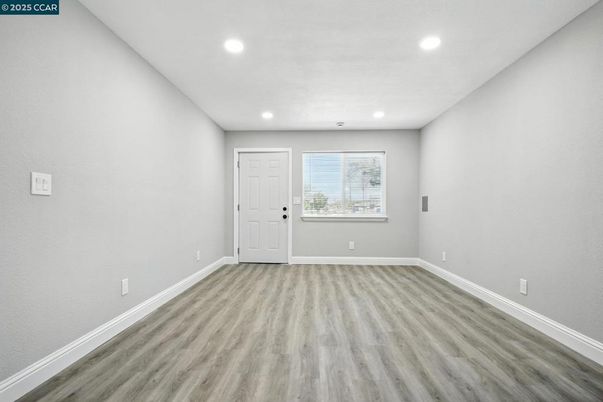 Empty room, Interior, Recessed Lighting, Wood Texture Flooring