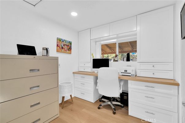 Home Office, Interior, Recessed Lighting, Wood Texture Flooring