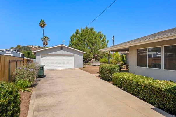 Detached Garage, Exterior