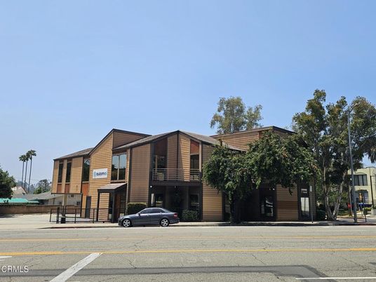 Exterior, Facade, Modern