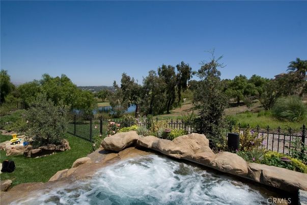 Exterior, Hot Tub
