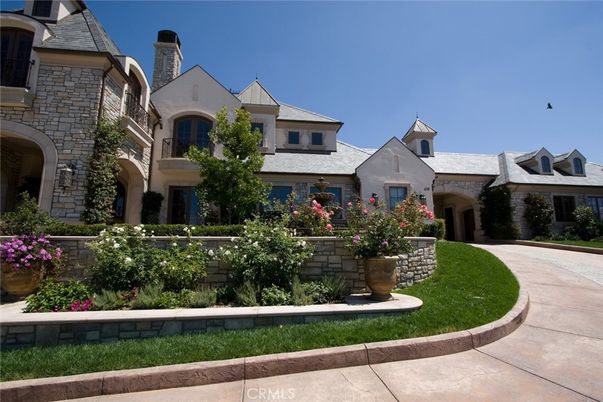Exterior, Facade, French Provincial