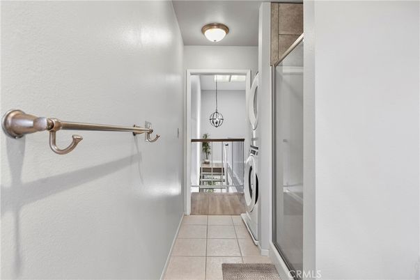 Interior, Washer, Wood Texture Flooring