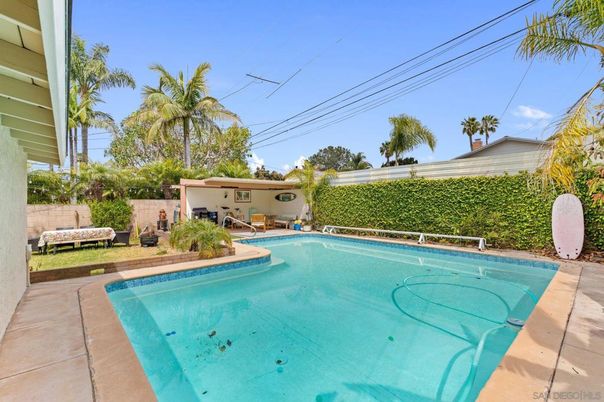 Exterior, Pool
