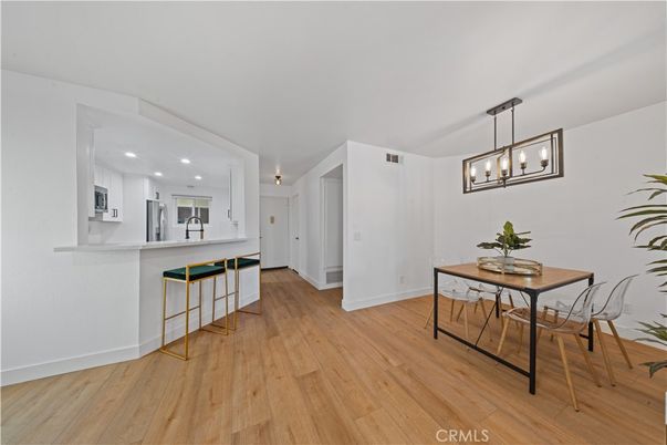 Dining room, Interior, Kitchen, Pendant Lights, Recessed Lighting, Wood Texture Flooring