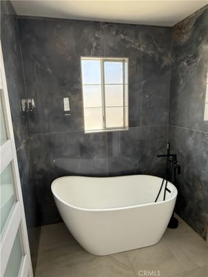 Bathroom, Free Standing Baths, Interior, Marble Walls