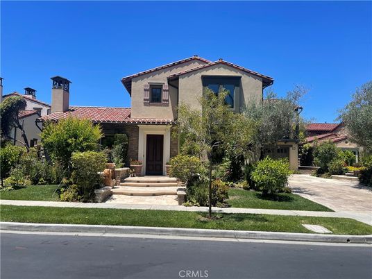 Exterior, Facade, Mediterranean
