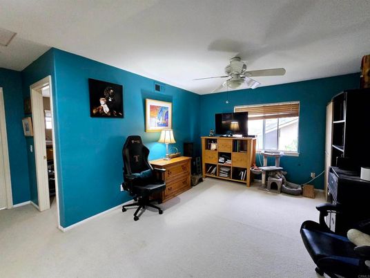 Home Office, Interior