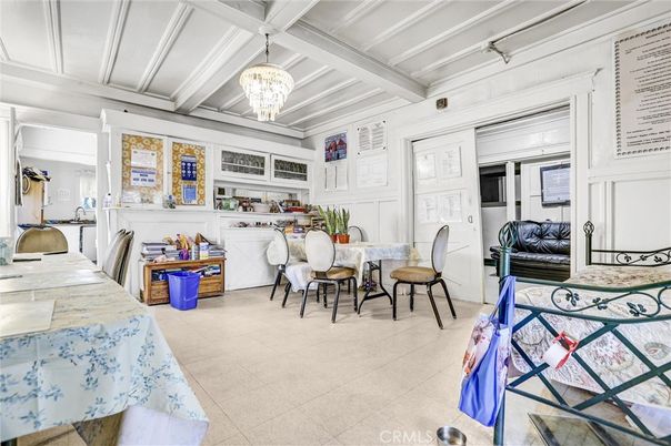 Chandelier, Dining room, Interior