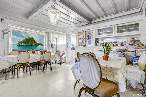 Chandelier, Dining room, Interior
