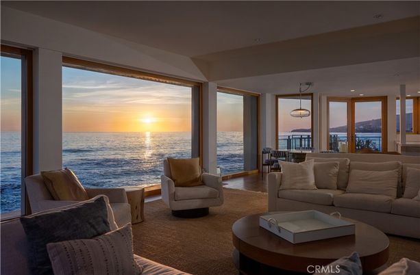 Interior, Living room, Pendant Lights, Recessed Lighting, Water