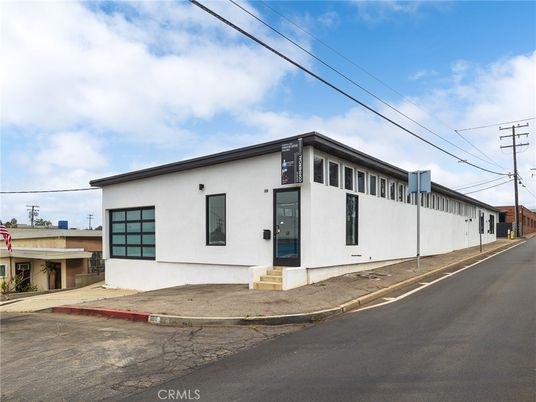 Exterior, Facade, None