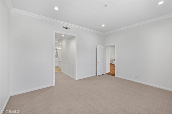 Empty room, Interior, Recessed Lighting