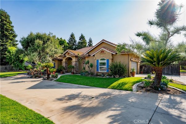 Backyard, Exterior, Facade, Mediterranean