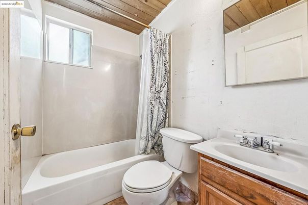 Bathroom, Interior, Wooden Ceilings