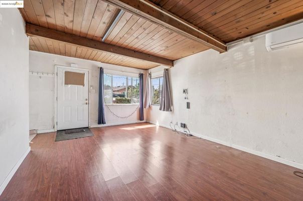 Empty room, Interior, Wooden Beams, Wooden Ceilings, Wood Texture Flooring