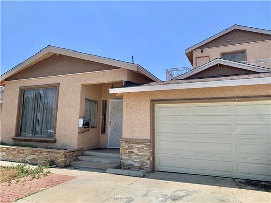 Attached, Exterior, Facade, American Craftsman
