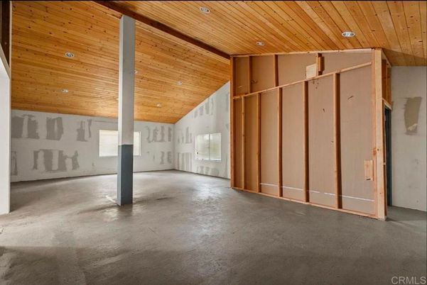 Empty room, Interior, Recessed Lighting, Wooden Ceilings