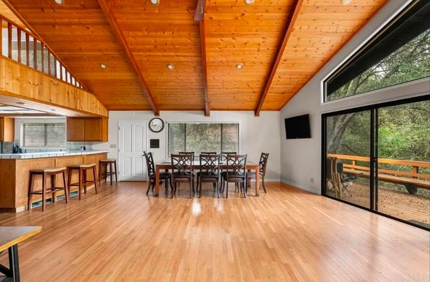 Dining room, Interior, Kitchen, Recessed Lighting, Wooden Beams, Wooden Ceilings, Wood Texture Flooring
