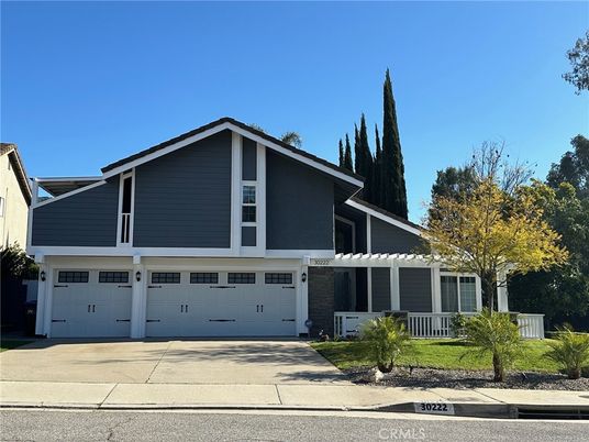 Attached, Exterior, Facade, American Craftsman