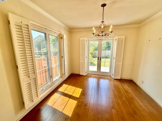 Chandelier, Empty room, Interior, Wood Texture Flooring