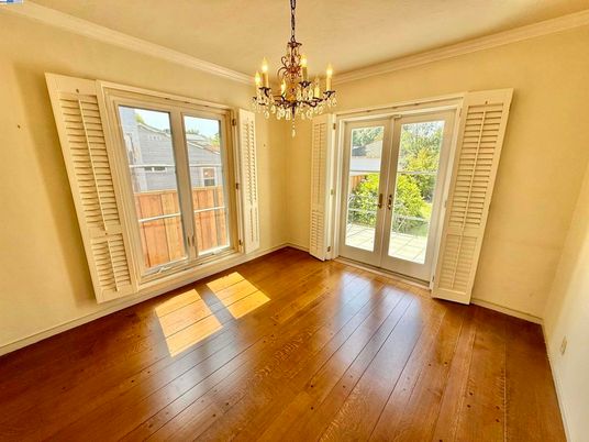 Chandelier, Empty room, Interior, Wood Texture Flooring