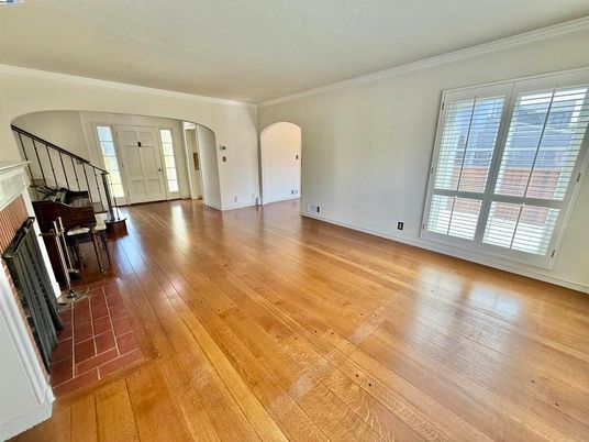 Empty room, Fireplace, Interior, Piano, Wood Texture Flooring