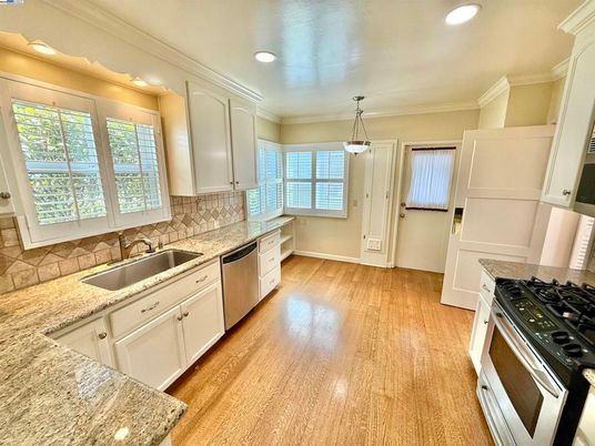Interior, Kitchen, Pendant Lights, Recessed Lighting, Wood Texture Flooring