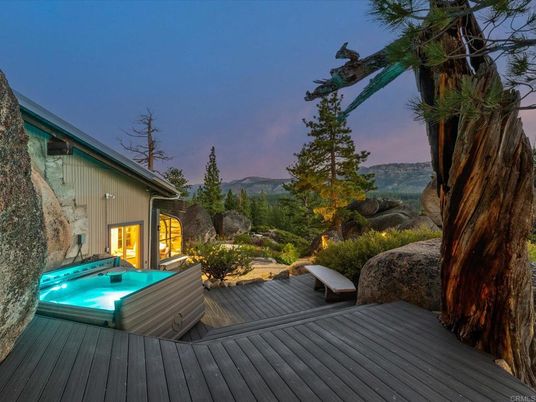 Exterior, Hot Tub, Pool