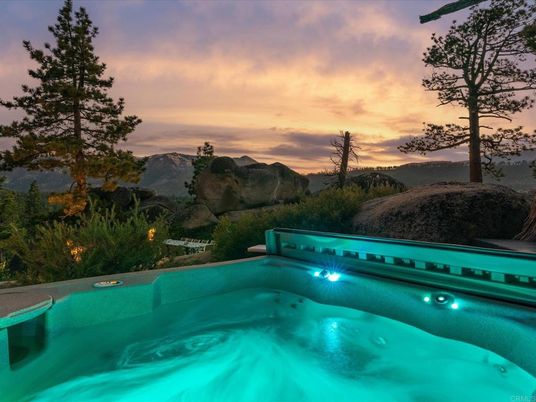 Exterior, Hot Tub, Pool
