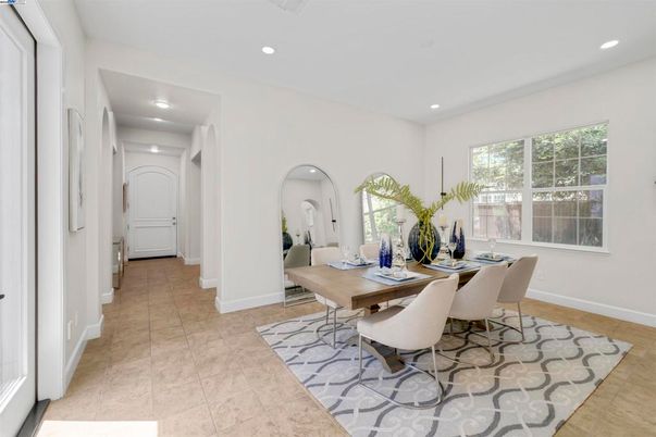 Dining room, Interior, Recessed Lighting
