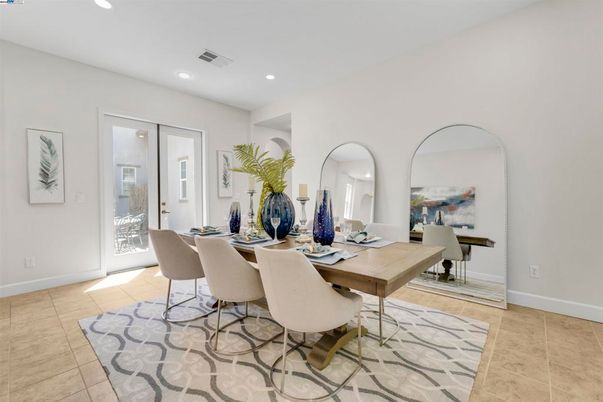 Dining room, Interior, Recessed Lighting